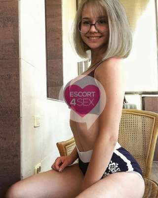 Italiana inizio sempre con un bel massaggio poi 69 e di tutto e di più a casa mia a domicilio in hotel fotografia:3