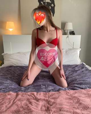 Ragazza con fisico spettacolare dolce sensuale e seducente tutta da gustare fotografia:3